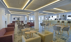 2 bars/lounges, 2 poolside bars
