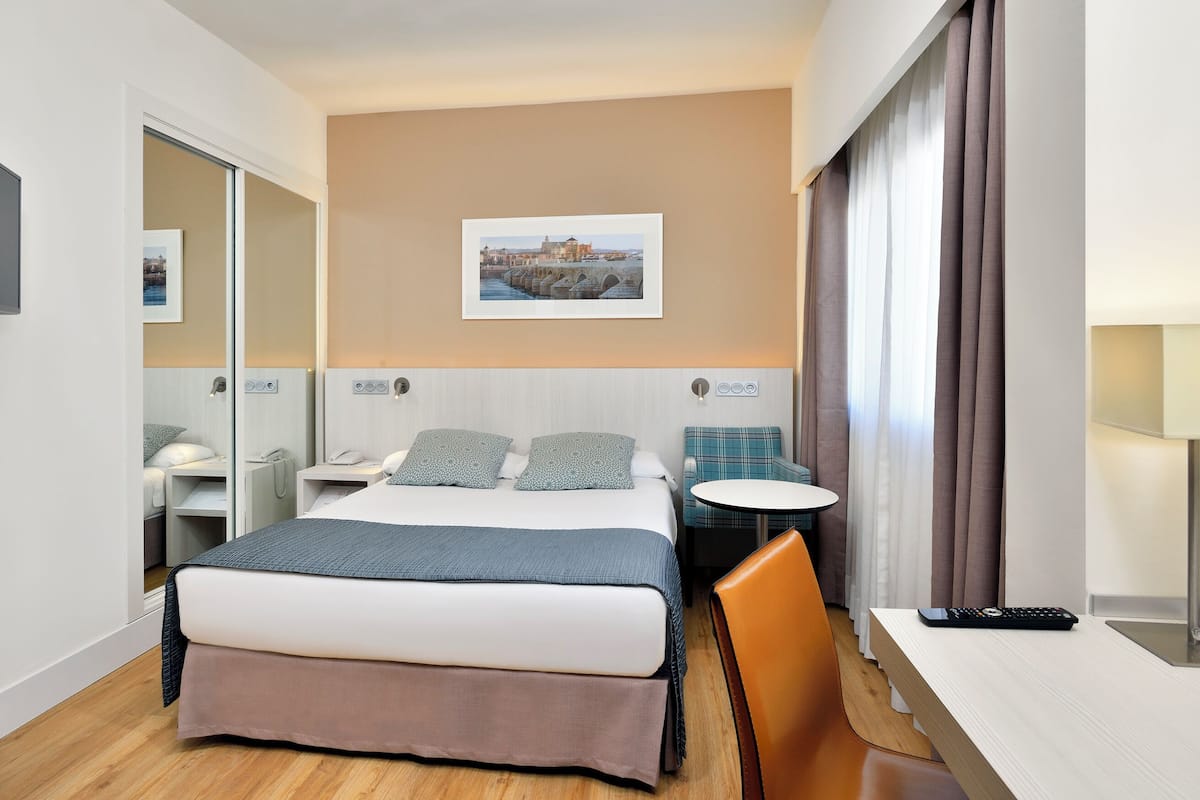 1 habitación, minibar, caja de seguridad en la habitación y escritorio