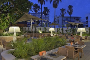 3 Restaurants, Frühstück, Mittagessen, Abendessen, internationale Küche