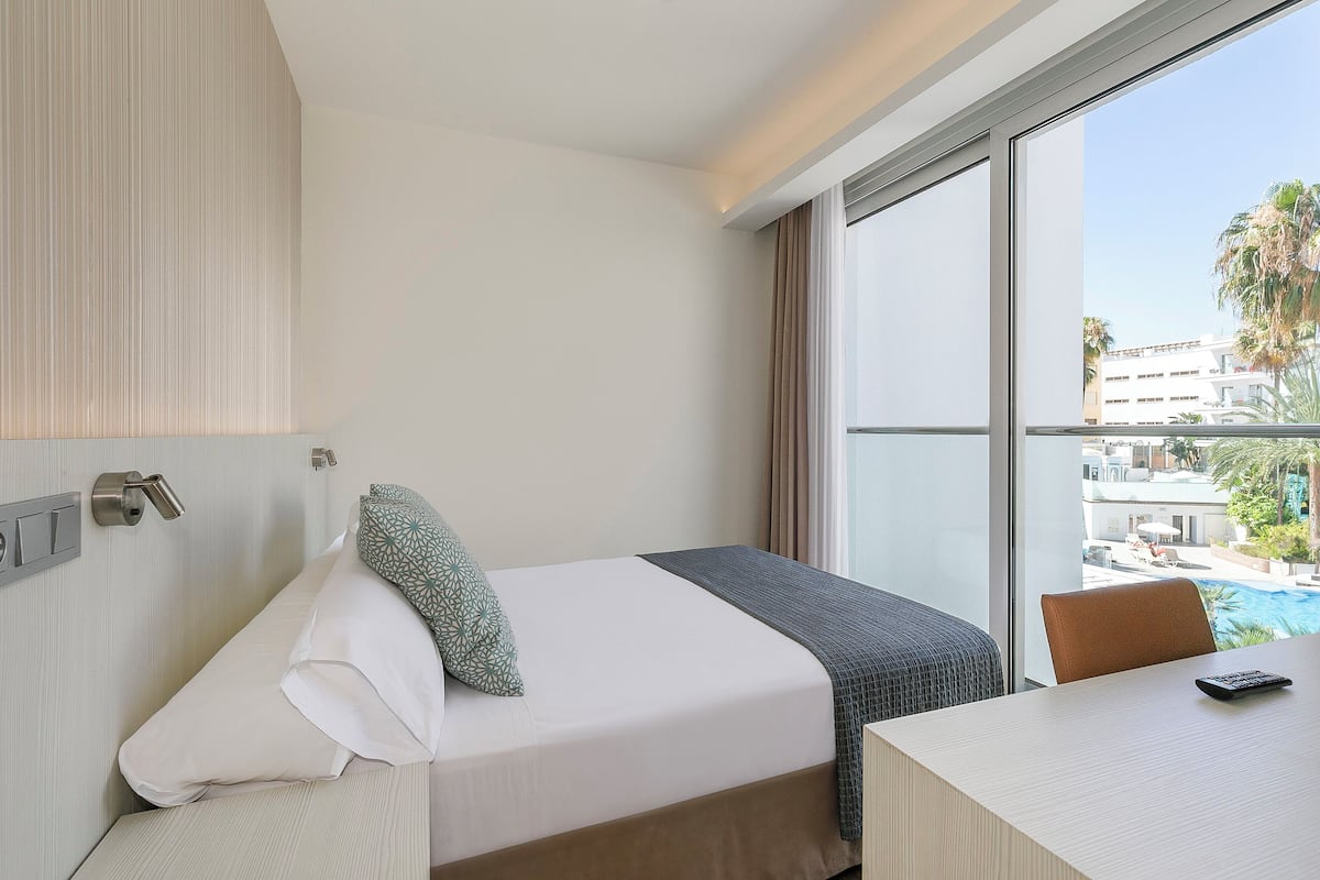 1 habitación, minibar, caja de seguridad en la habitación y escritorio