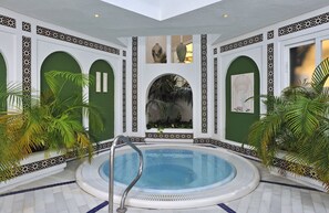 8 piscinas al aire libre