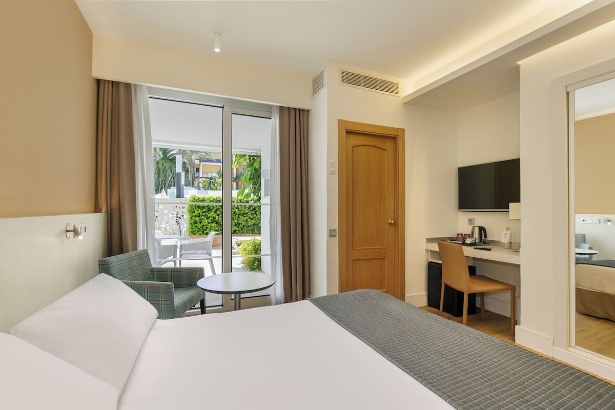 1 bedroom, minibar, in-room safe, desk