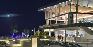 Poolbar