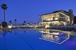 Indoor pool, 8 outdoor pools, pool umbrellas, pool loungers