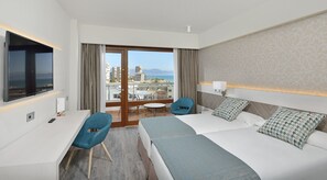Premium bedding, in-room safe, desk, free WiFi