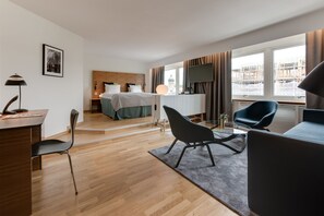 Deluxe Room, Non Smoking (2 Single Beds and Sofa Bed) | Blackout drapes, cribs/infant beds, free wired internet, bed sheets - Quality Hotel Grand Boras (Borås)
