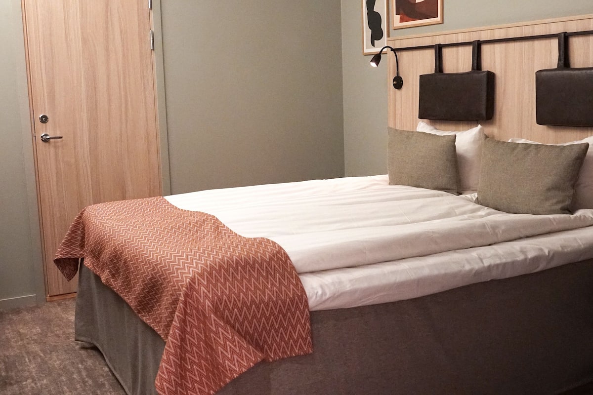 Blackout curtains, cots/infant beds, rollaway beds, free wired Internet