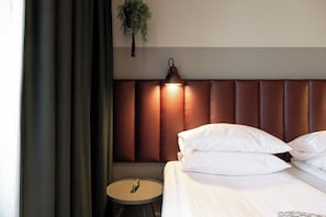 Allergikerbettwaren, Pillowtop-Betten, Zimmersafe, Schreibtisch