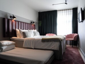 Hypo-allergenic bedding, pillowtop beds, in-room safe, desk - Elite City Hotel Örebro (Örebro)