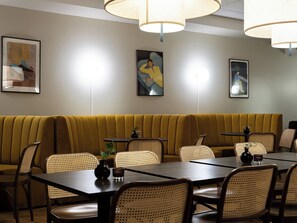 Desayuno buffet incluido todos los días 