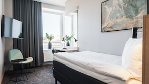 Single Room (Compact) | Desk, bed sheets