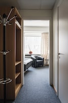 Single Room (Compact) | Desk, bed sheets