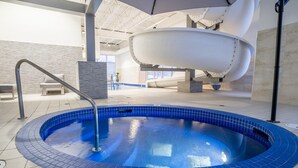 Una piscina techada