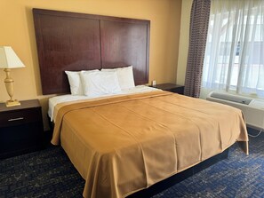 Room, 1 King Bed, Non Smoking | 1 bedroom, blackout drapes, iron/ironing board, free WiFi