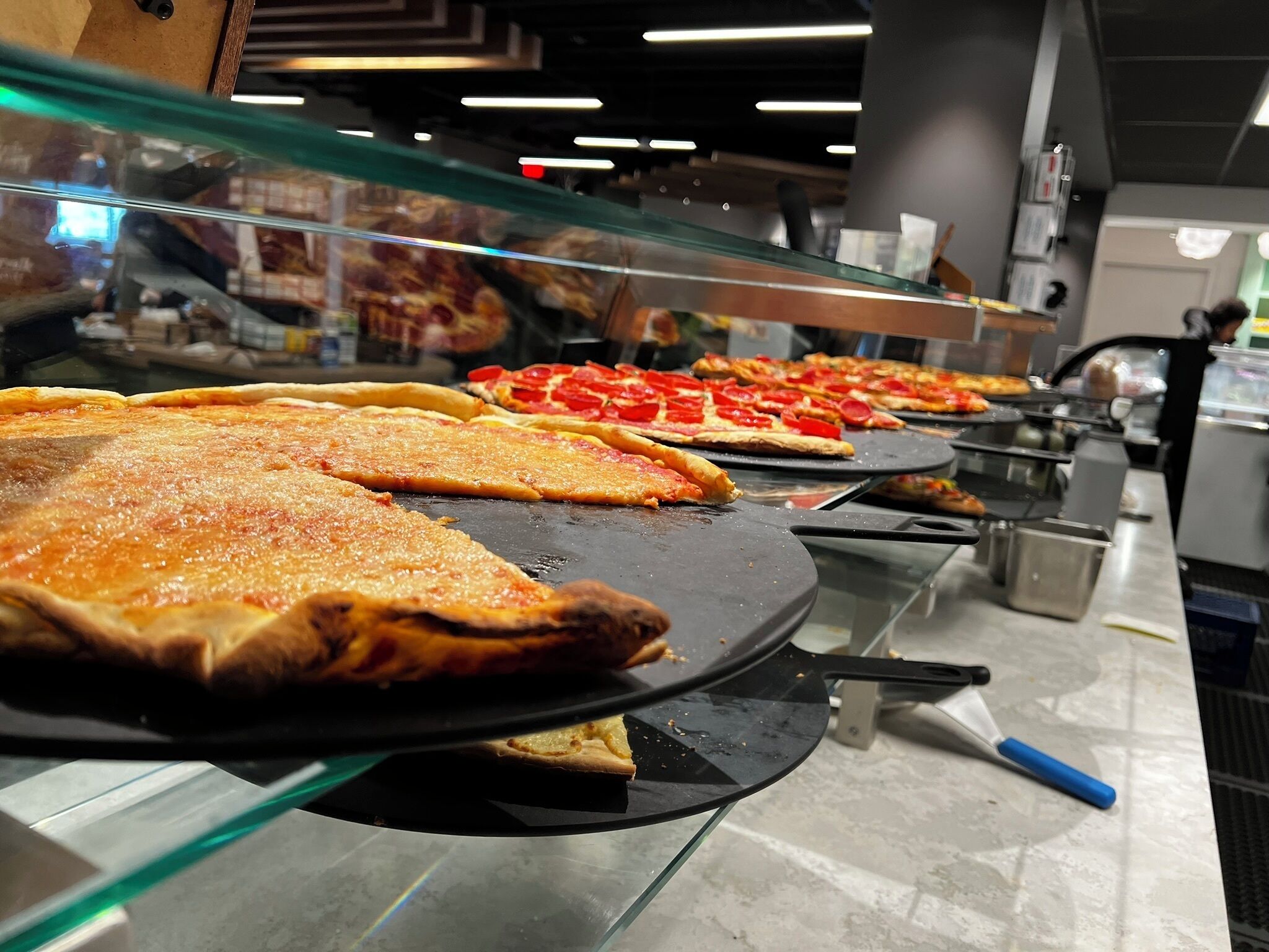 Petit déjeuner, déjeuner et dîner servis sur place