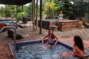 Baignoire à remous extérieure