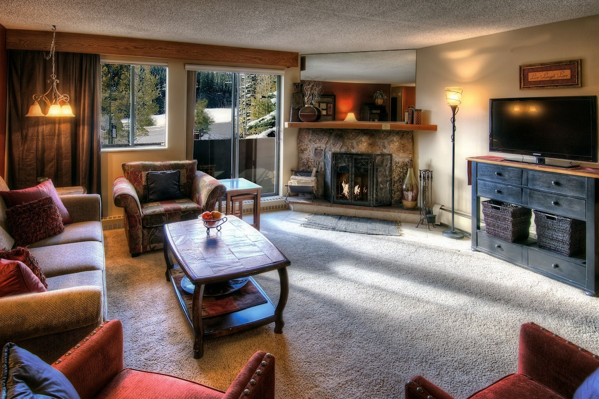 Suite, 1 Bedroom | Living area | Flat-screen TV, iPod dock