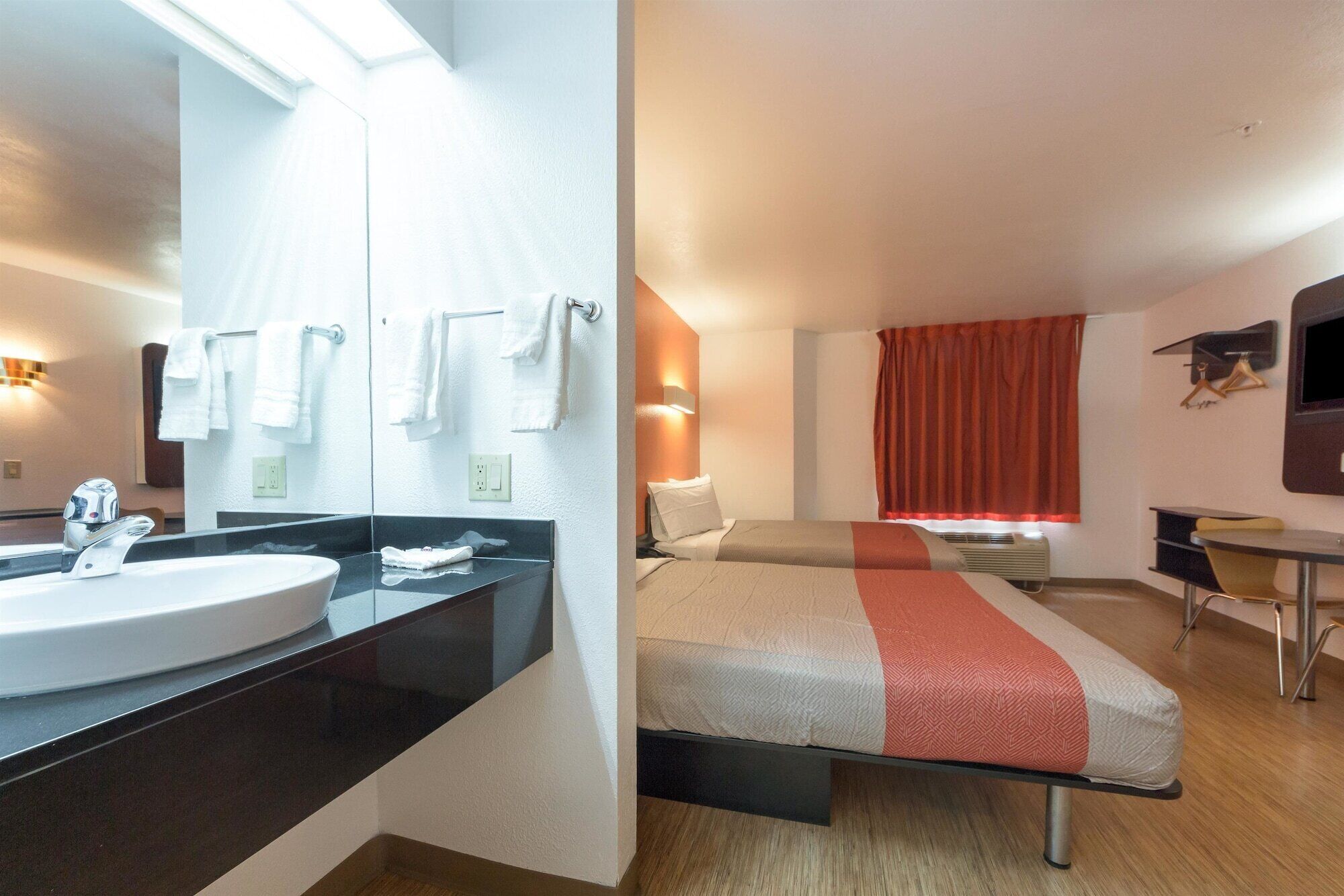 Desk, free WiFi, bed sheets