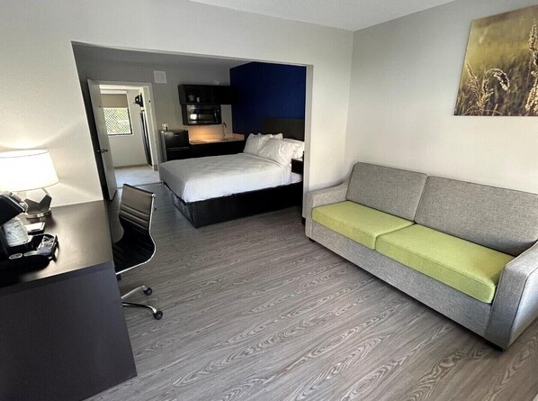 Habitación estándar, 1 cama de matrimonio, accesible para personas con discapacidad (Walk-in Shower) | Escritorio y espacio para trabajar con un portátil