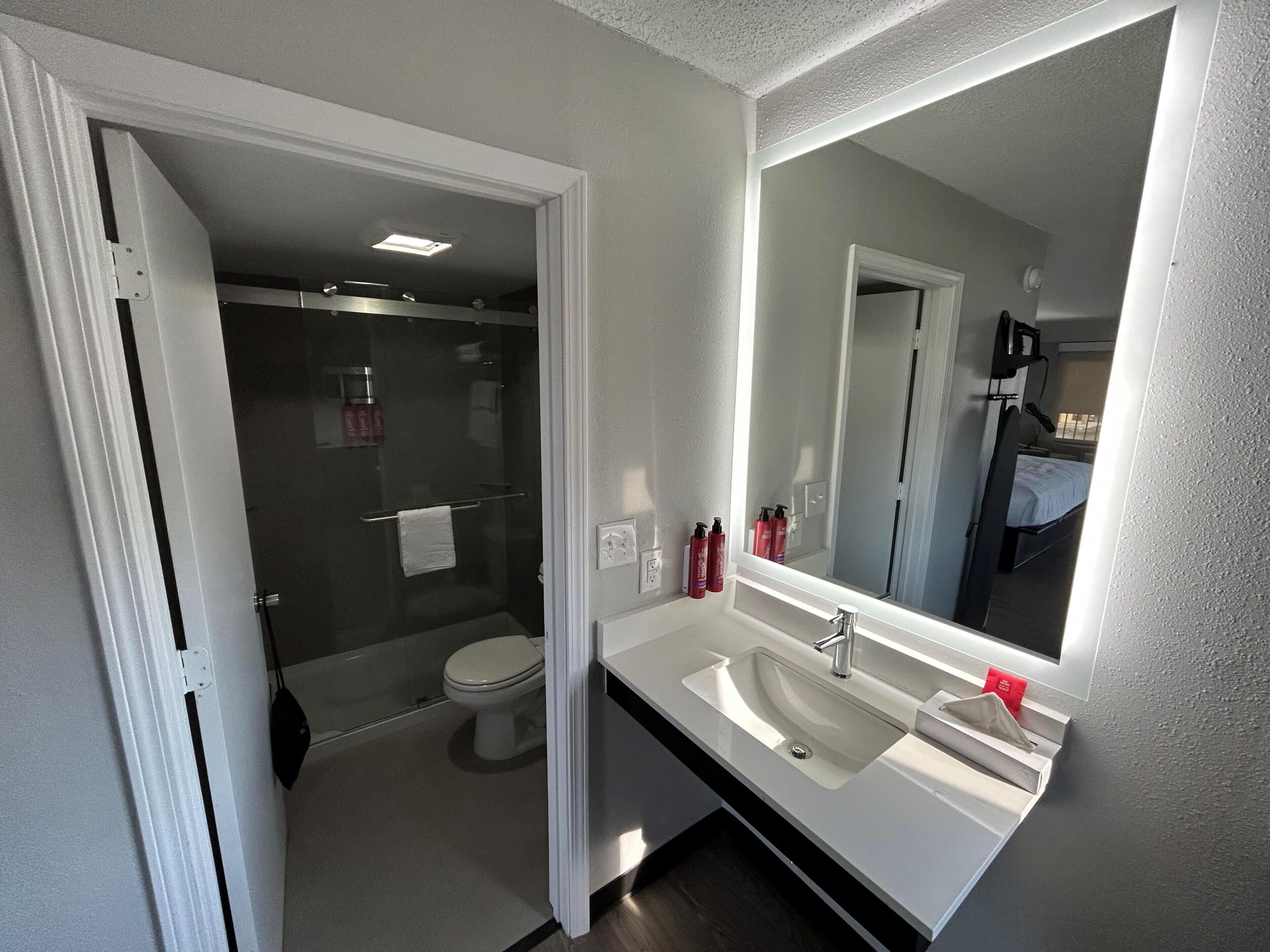 Standard Room, 1 King Bed, Non Smoking, Kitchenette (Larger Room) | Bathroom | Shower, free toiletries, hair dryer, towels