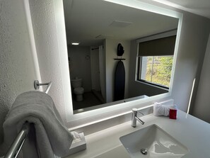 Standard Room, 1 Queen Bed, Non Smoking, Kitchenette (with Sofabed) | Bathroom | Shower, free toiletries, hair dryer, towels - SureStay Studio by Best Western Rowland (Rowland)