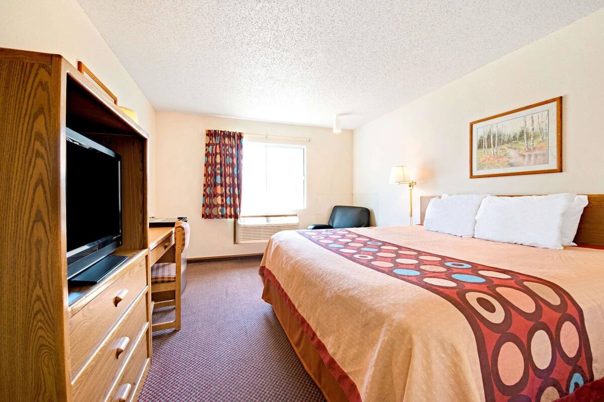 In-room safe, desk, laptop workspace, iron/ironing board