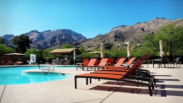 2 outdoor pools, sun loungers