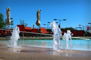 2 outdoor pools, sun loungers
