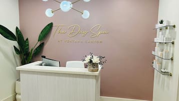 Trị liệu toàn thân, liệu pháp hương thơm, massage đá nóng