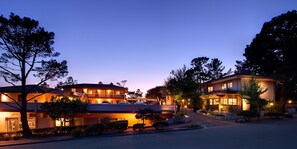 Front of property - evening/night - Horizon Inn and Ocean View Lodge (Carmel)
