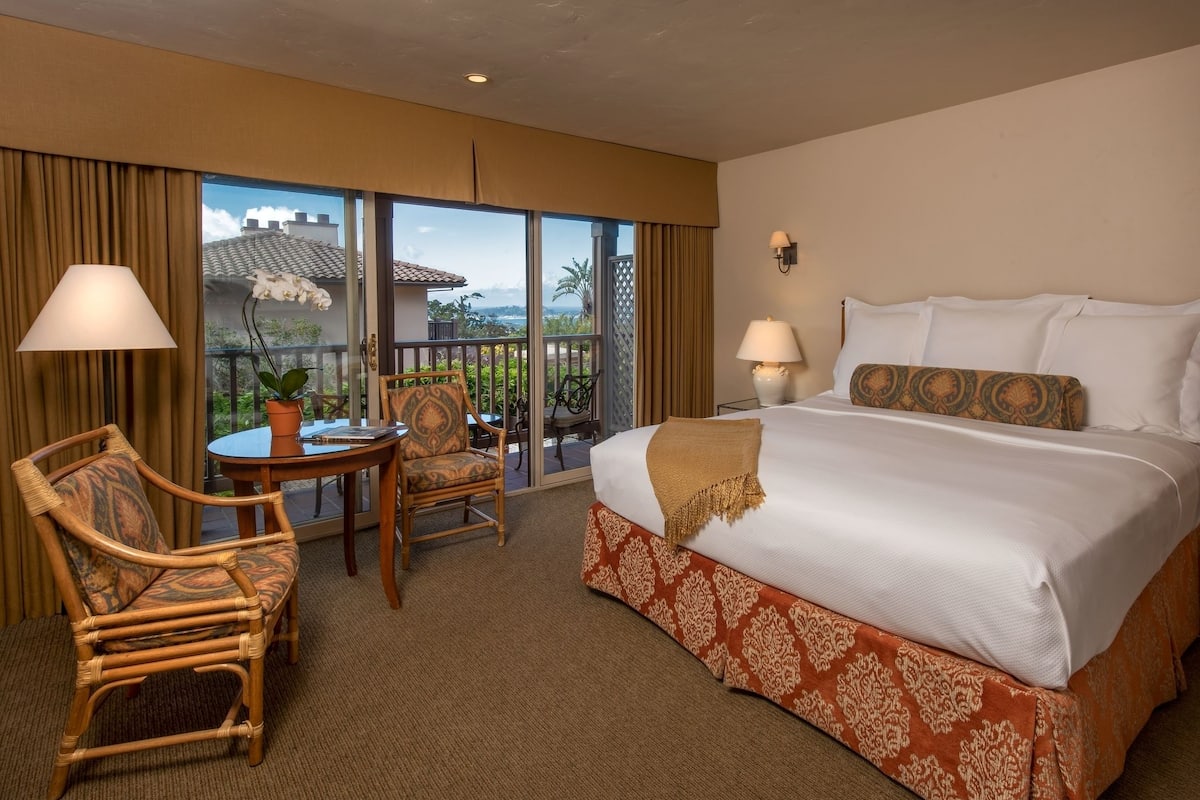 premium double room | 1 bedroom, premium bedding, down duvets, blackout curtains