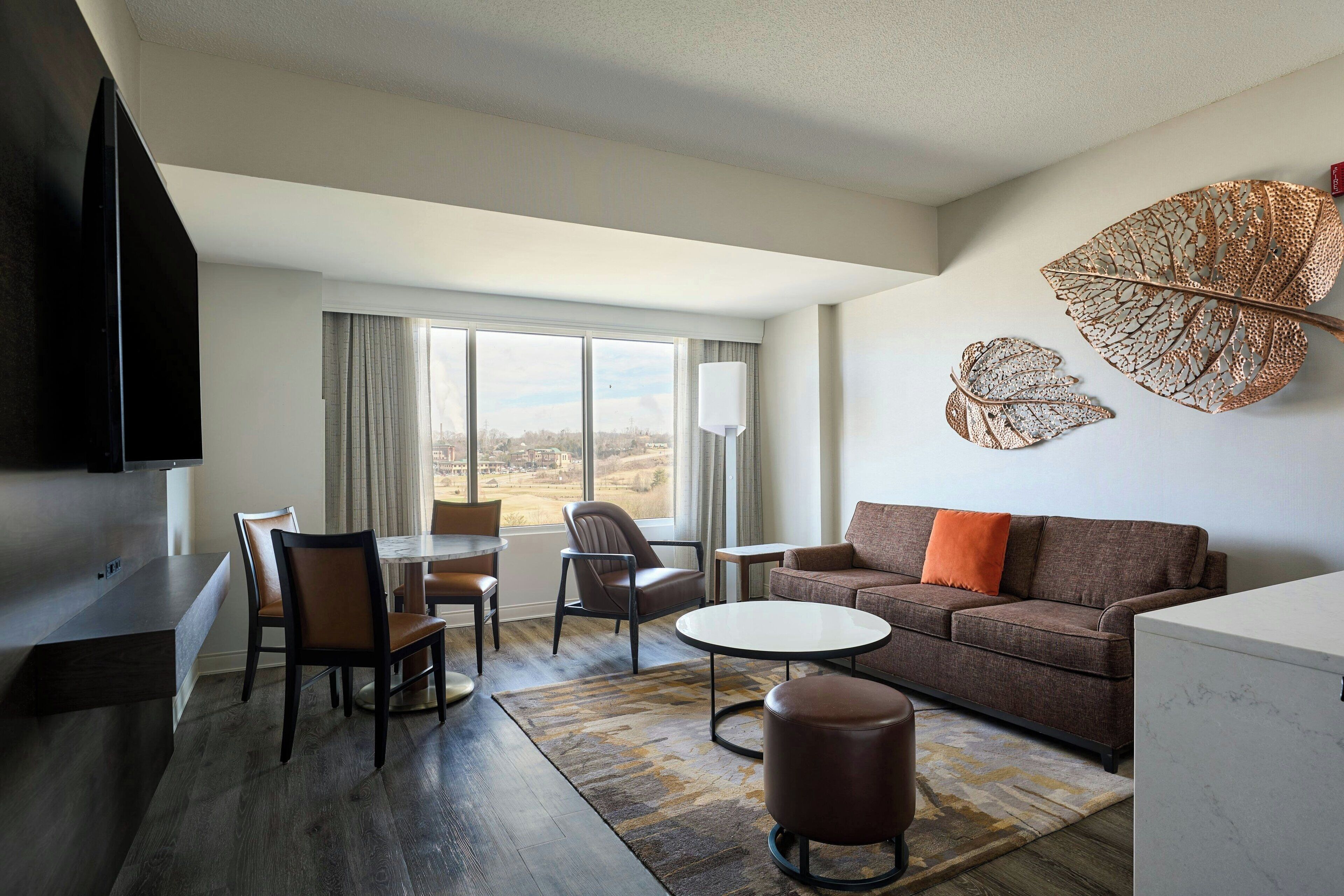 TV de tela plana 42 polegadas com canais a cabo, TV, filmes pagos