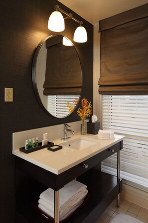 Bathroom sink
