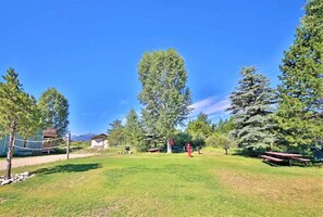 Zona de juegos infantil al aire libre