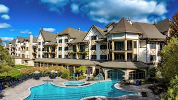Indoor pool, 2 outdoor pools
