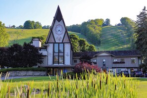 Room, 2 Queen Beds, Tower (Clock Tower Lodge) | Free WiFi, bed sheets - Boyne Mountain Resort (Boyne Falls)