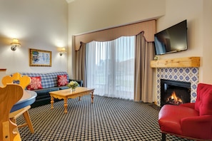 Suite Grand, 2 habitaciones (Mountain Grand Lodge, Plus Kid's Bunk) | Área de sala de estar