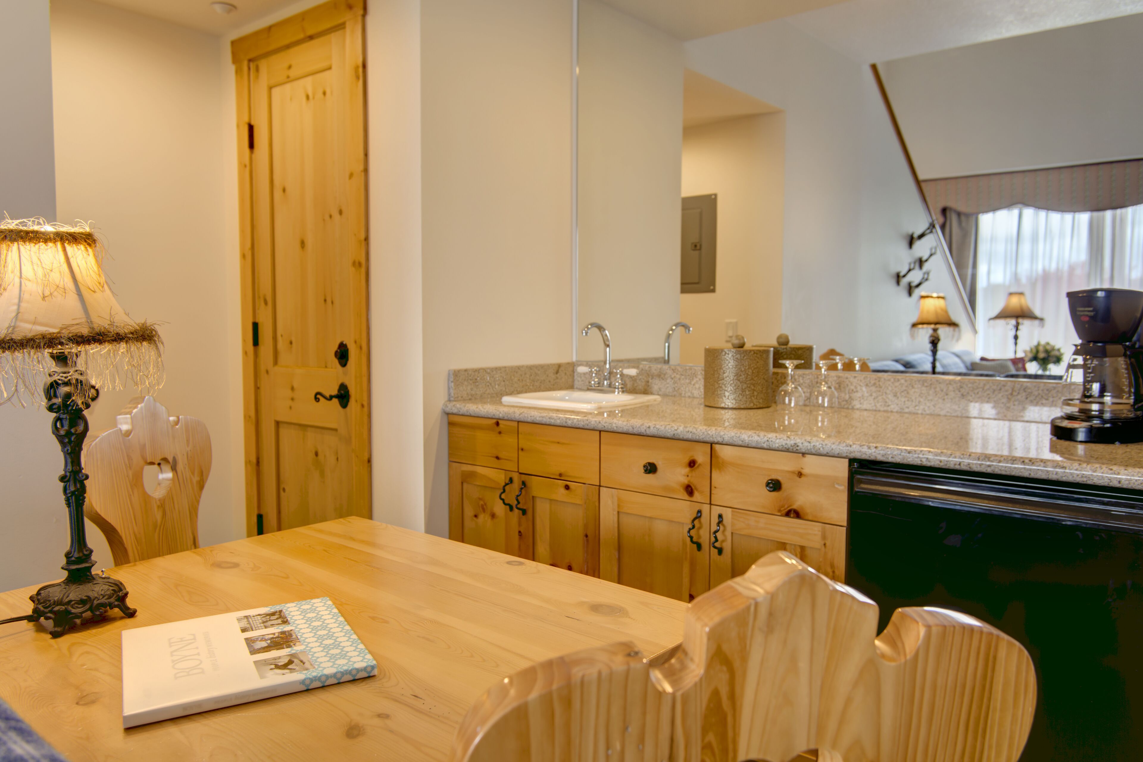 Grand Suite, 1 Bedroom (Mountain Grand Lodge, King Suite) | Private kitchenette | Coffee/tea maker