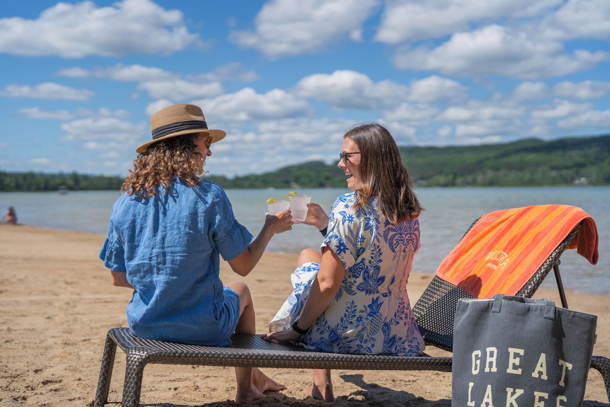 Plage privée, navette gratuite vers la plage, bar de plage, voile