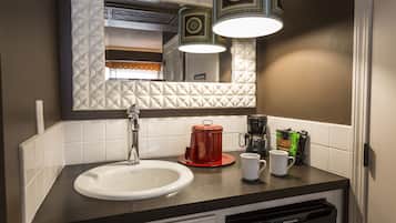 Room, 2 Queen Beds (Clock Tower Lodge) | Bathroom | Combined shower/bathtub, free toiletries, towels