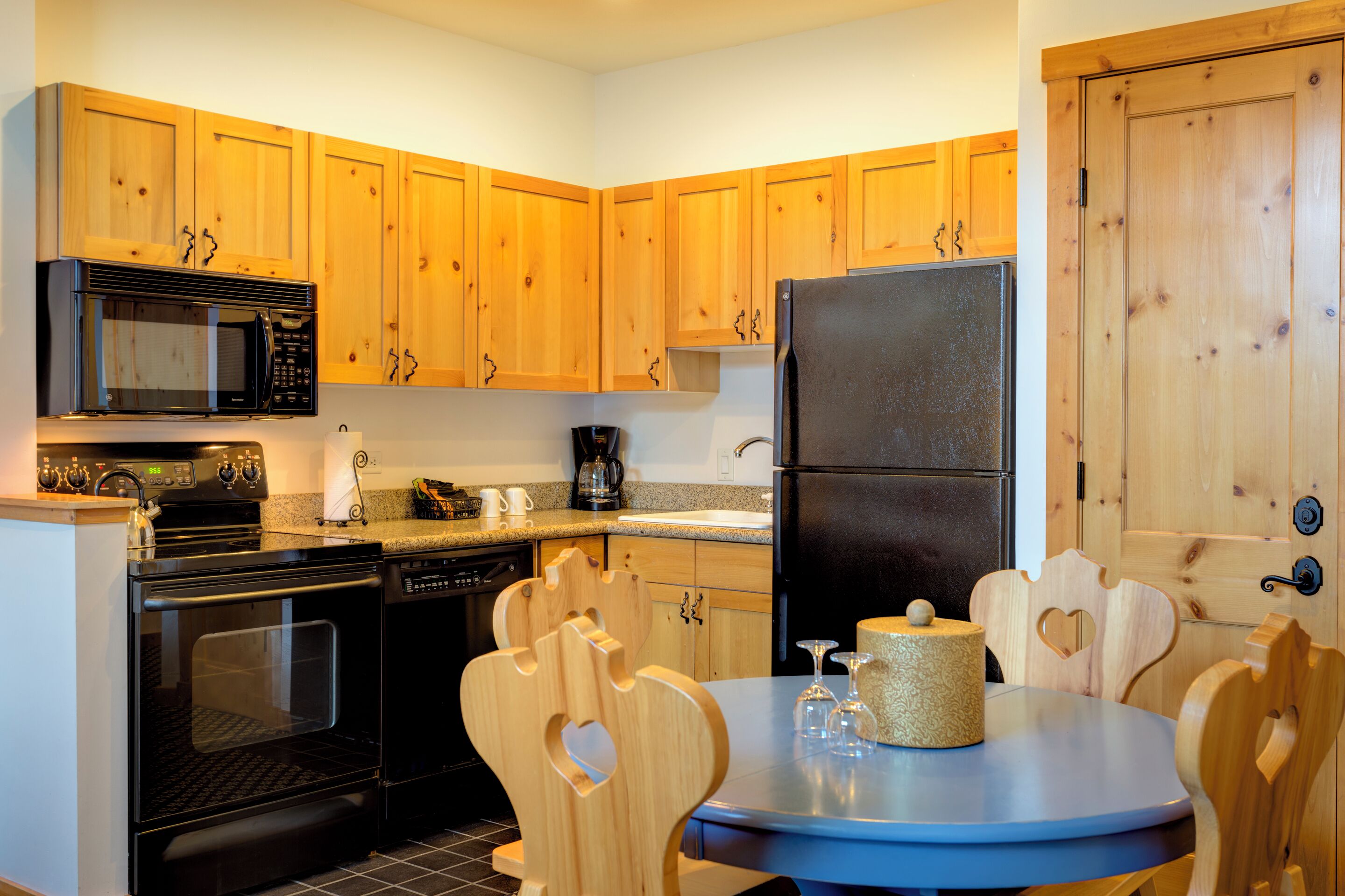Grand Suite, 2 Bedrooms (Mountain Grand Lodge) | Free WiFi, bed sheets