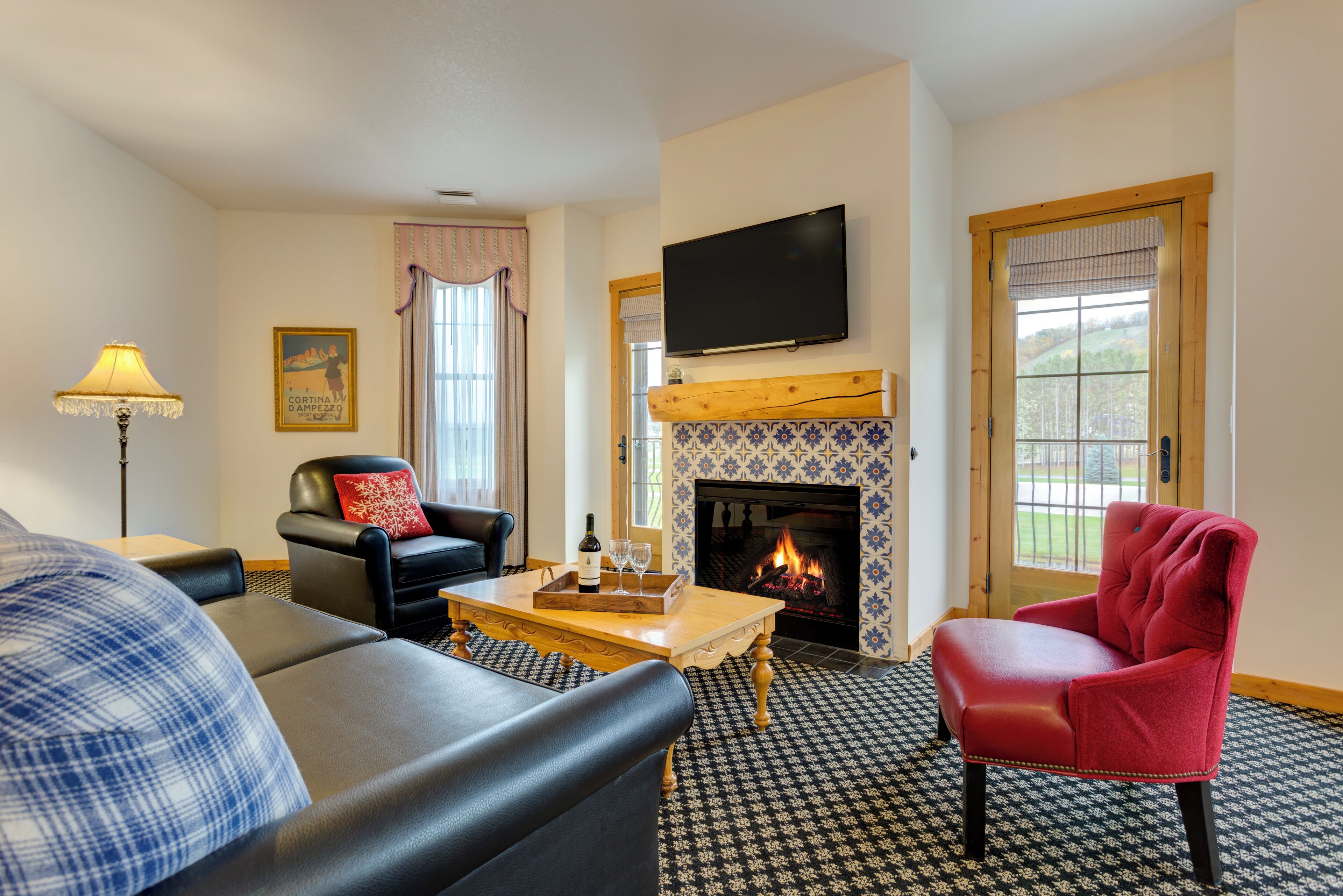 deluxe suite, 1 bedroom (mountain grand lodge, king suite) | hypo-allergenic bedding, in-room safe, desk, iron/ironing board