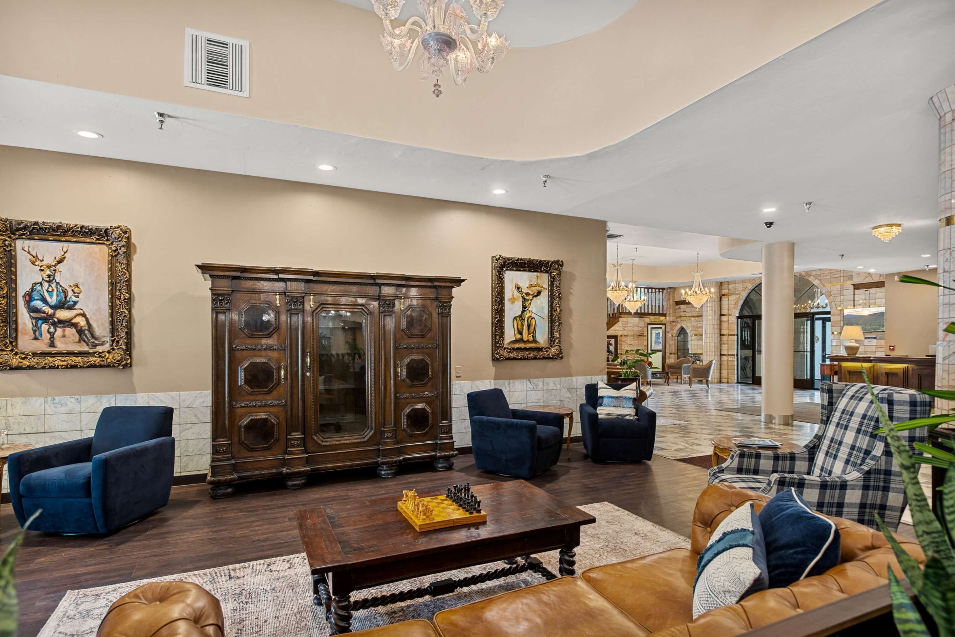 serves dinner and happy hour