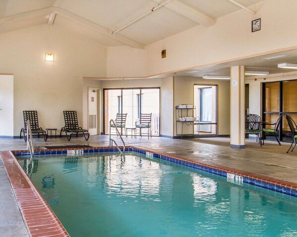 Indoor pool, pool loungers