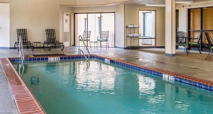 Quality Inn & Suites Benton - Draffenville
