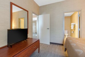 Suite, 1 très grand lit et 1 canapé-lit, non-fumeur (Larger Unit, 2 Person Sofa bed)