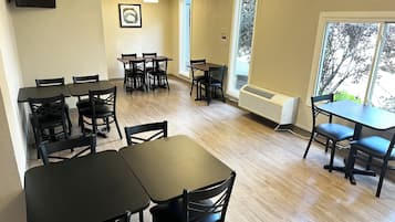 Free daily continental breakfast