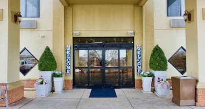 Holiday Inn Express & Suites St. Louis West - Fenton by IHG