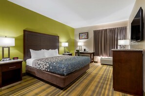 Habitación estándar, 1 cama King size, para no fumadores | Escritorio, cortinas blackout y tabla de planchar con plancha 