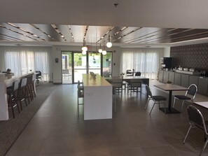 Free daily buffet breakfast 